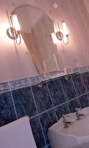 Willoughby House Hotel & Apartments Челтнъм Екстериор снимка