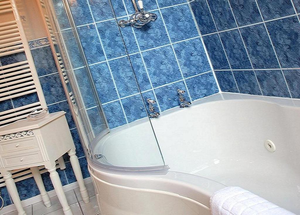 Willoughby House Hotel & Apartments Челтнъм Стая снимка