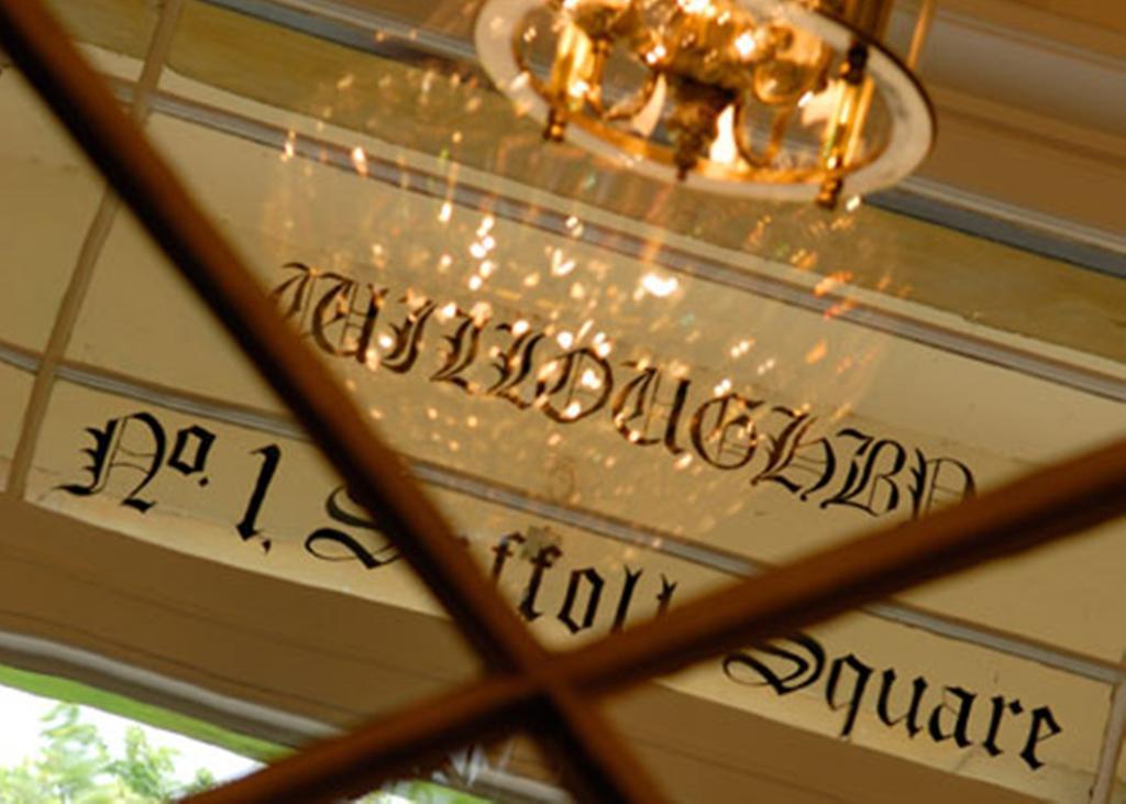 Willoughby House Hotel & Apartments Челтнъм Екстериор снимка